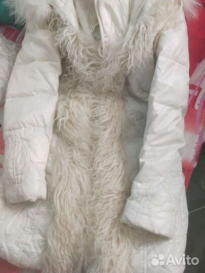 Пуховик на девочку в отличном состоянии