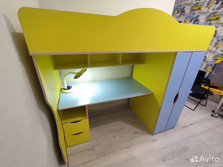 Двухъярусная кровать чердак