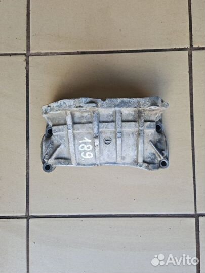 Кронштейн двигателя Mitsubishi Lancer IX