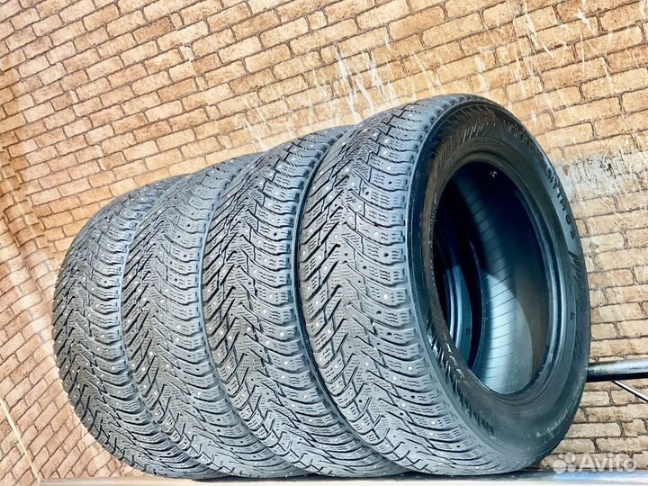 Nokian Tyres Hakkapeliitta 8 215/60 R16 99T