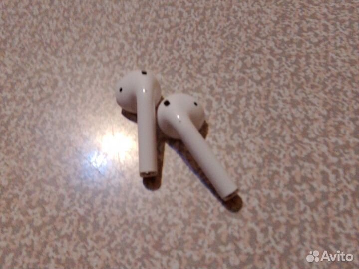 Беспроводные наушники apple airpods