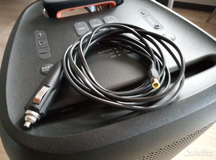 Автомобильное зарядное устройство для колонки JBL