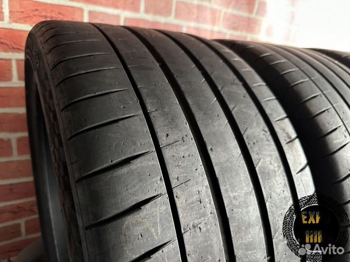 Michelin Pilot Sport 4 S 315/30 R22 и 275/35 R22