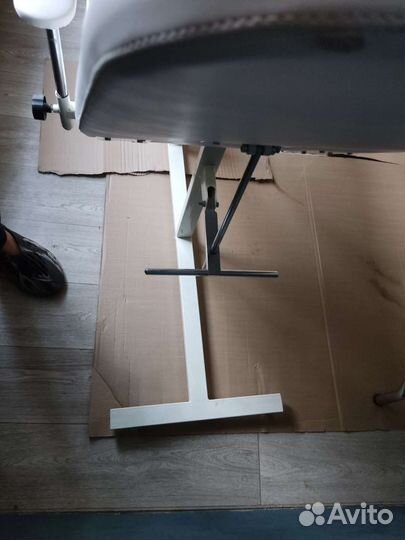 Стул педикюрный, косметологический, для тату