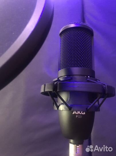 Akg p120