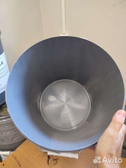 Ведро пластиковое с крышкой