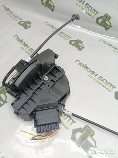 Замок боковой двери задний правый Ford Focus