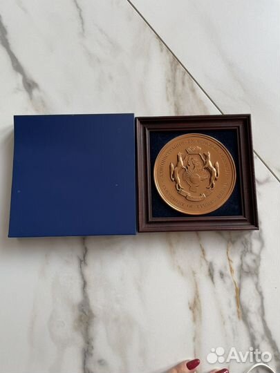 Медаль Администрация Тюменской области значок