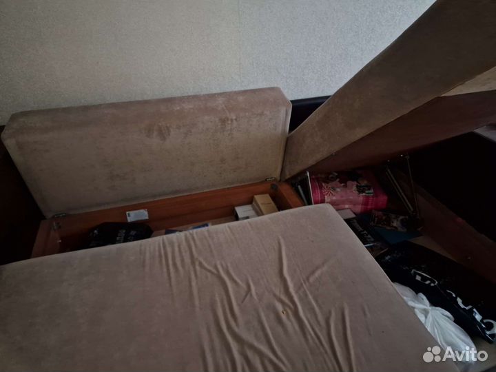 Большой угловой диван бу