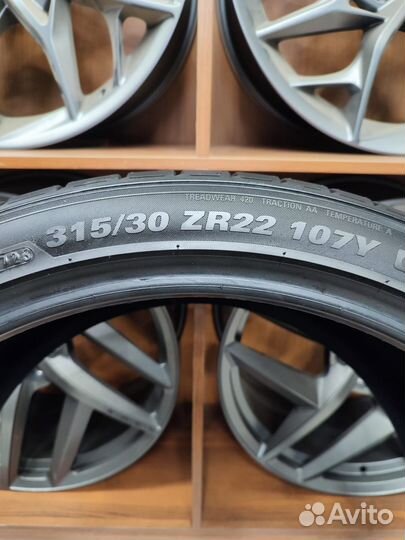 Kumho Ecsta PS71 SUV 275/35 R22 и 315/30 R22 104Y