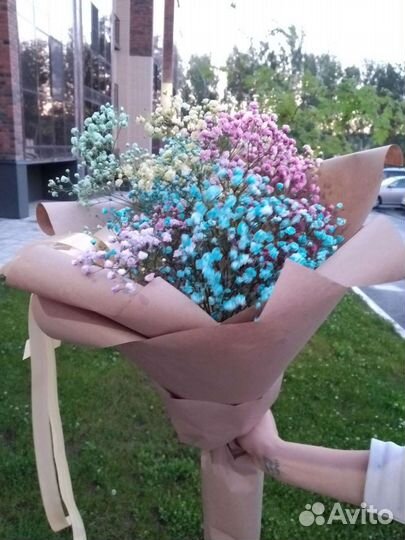 Букет цветов из гипсофилы в крафтовой упаковке