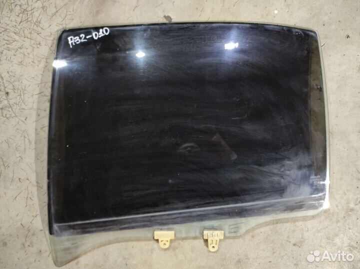 Стекло двери заднее левое Nissan Cefiro Maxima A32