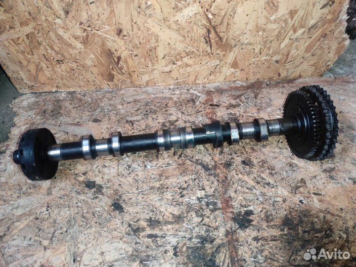 Распредвал правый Mercedes Vito W639 3.0 OM642