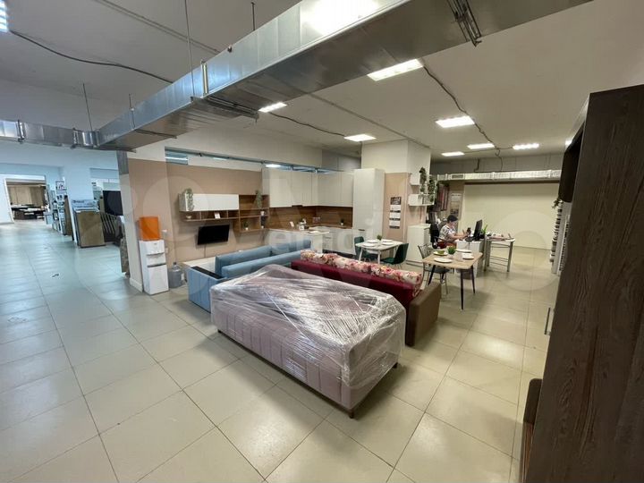 Сдам торговое помещение, 131 м²