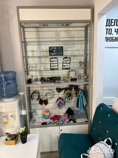 Шкаф витрина