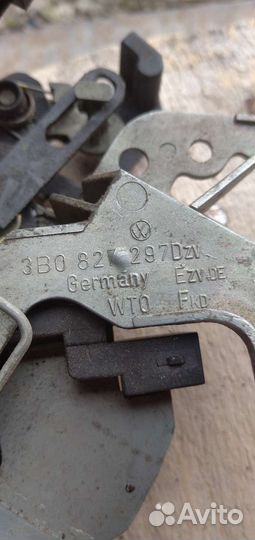 Замок багажника на Фольксваген Пассат Б5