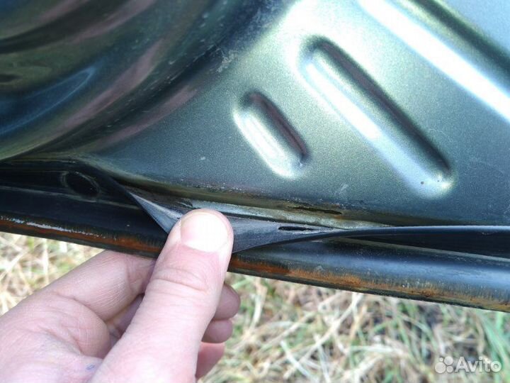 Дверь передняя правая Chevrolet Niva 21236 2123