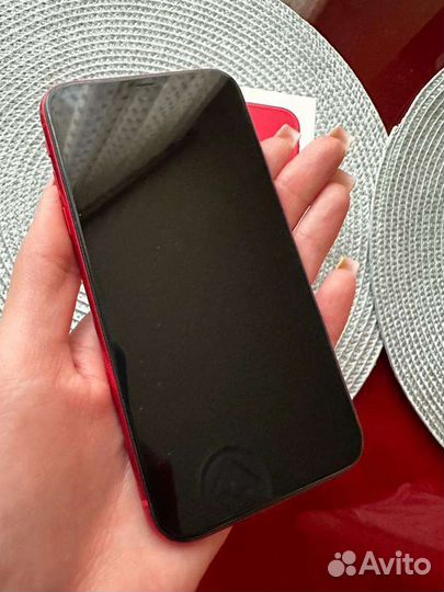 Телефон iPhone 11