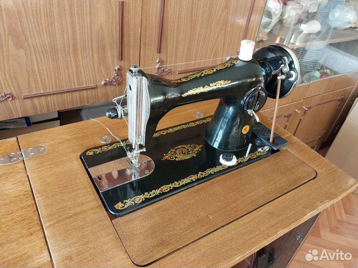 Швейная машинка подольск 2м