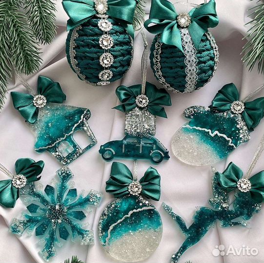 Новогодние игрушки на елку