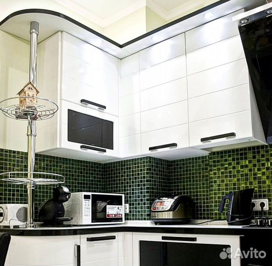 Кухонный гарнитур в современном стиле на заказ