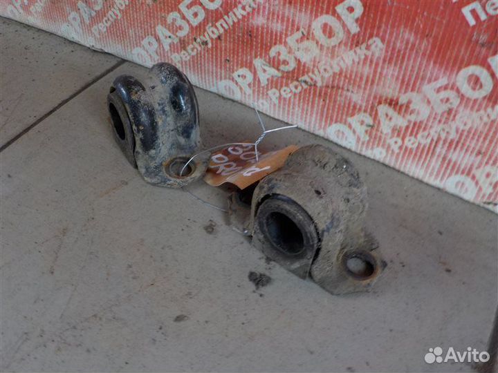 Скобы стабилизатора передние Kia Ceed хэтчбек (S2