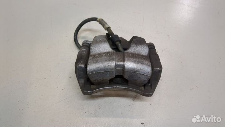 Суппорт правый передний Volvo XC40