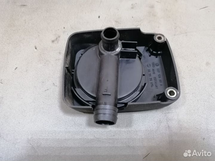 Клапан вентиляц.картерн.газов VW Passat B3 1988-93