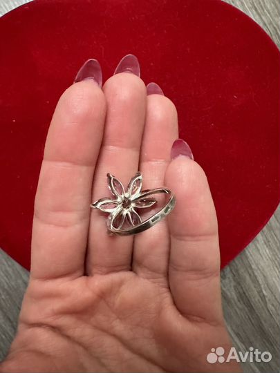 Кольцо серебряное с фианитами