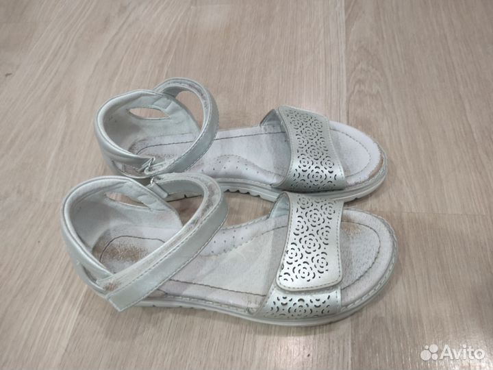 Сандалии для девочки