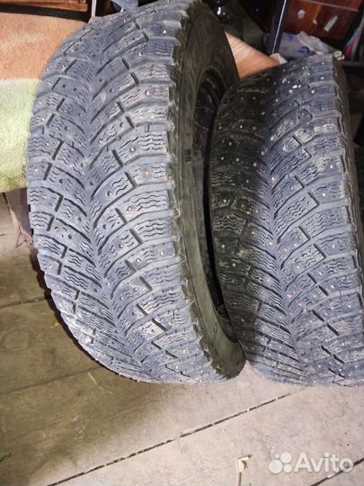 Michelin X-Ice North 4 205/60 R16