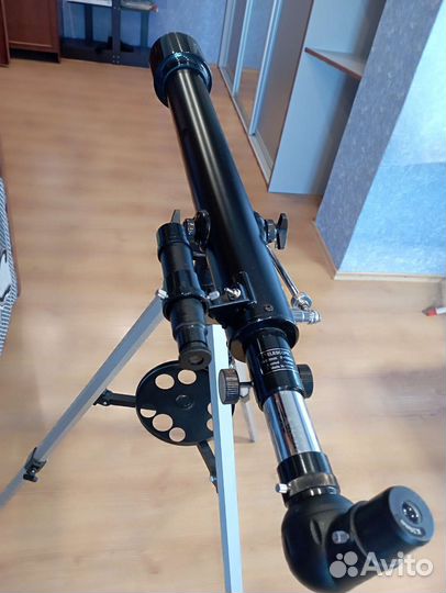 Телескоп Levenhuk