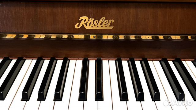 Пианино Rosler настроено концерн Petrof Чехия