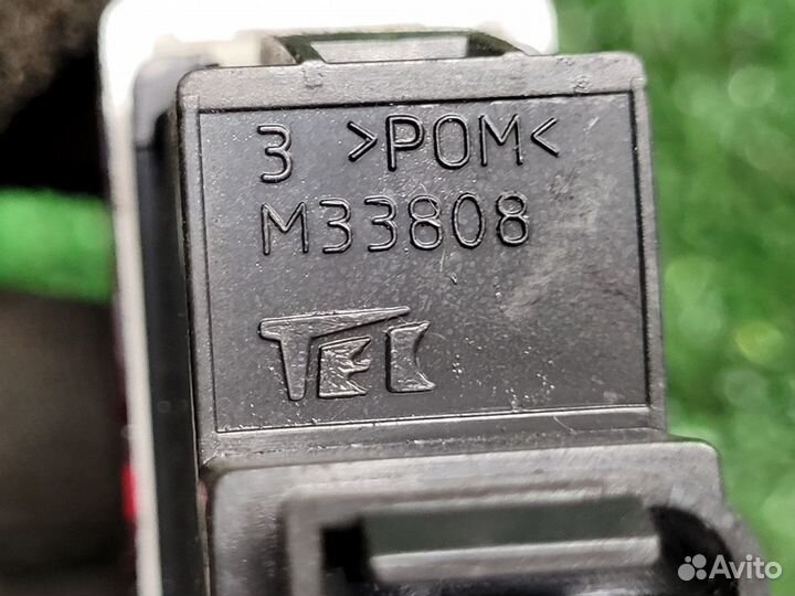 Кнопка аварийной сигнализации на Honda CR-V 3