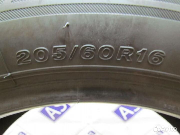 Bridgestone Blizzak LM-32 205/60 R16 89H