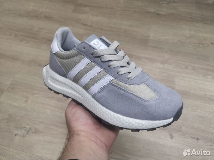 Кроссовки Adidas Retropy e5