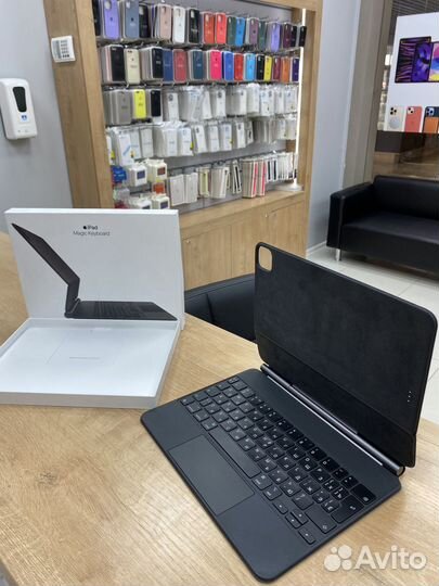 Клавиатура Apple Magic Keyboard для iPad Pro 11