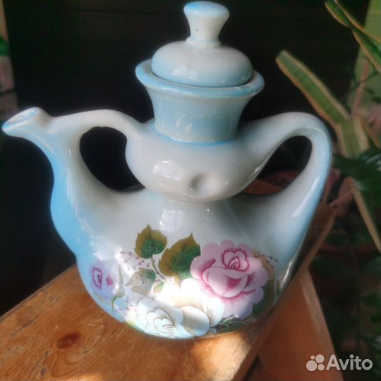 Керамический чайник, голубая керамика