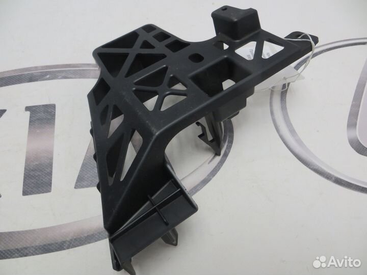 Кронштейн переднего бампера правый Mazda 3 BK