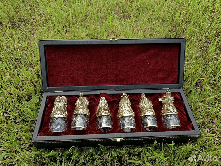 Рюмка головы животных из латуни