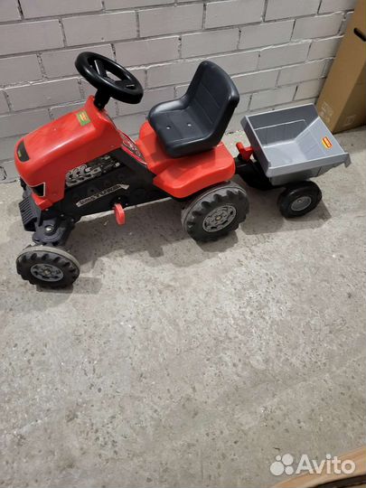 Детский трактор с прицепом