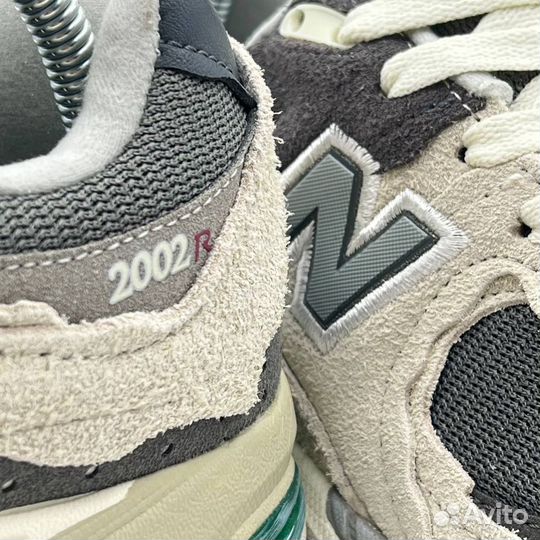 Кроссовки мужские NEW balance 2002R