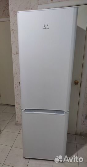 Холодильник Гарантия 30 дней. Индезит