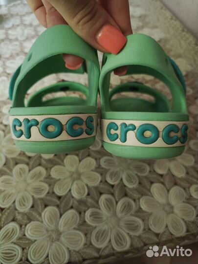 Сандалии crocs J1