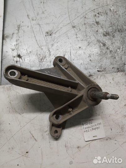Кронштейн кпп Renault Sandero