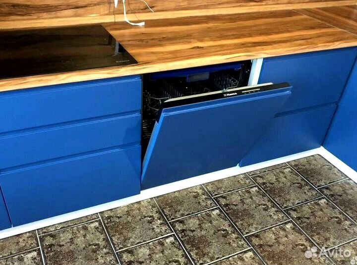 Современный кухонный гарнитур под ключ