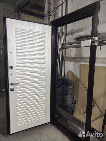 Дверь входная металлическая