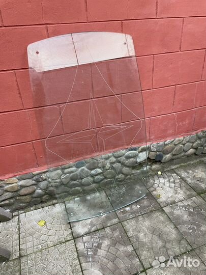 Стеклянная столешница