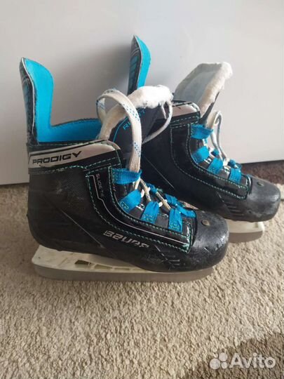 Хоккейные коньки