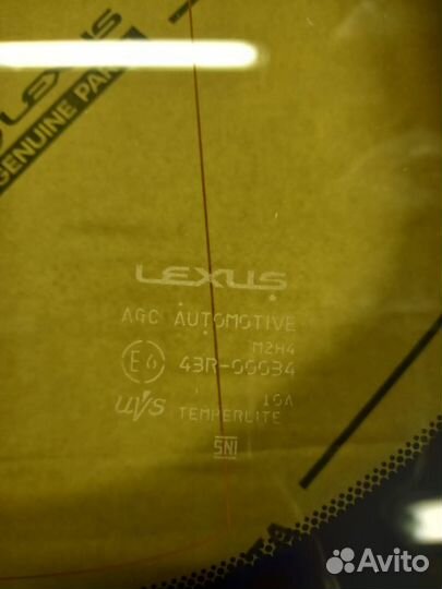 Стекло багажного отсека левое Lexus LX570/450D